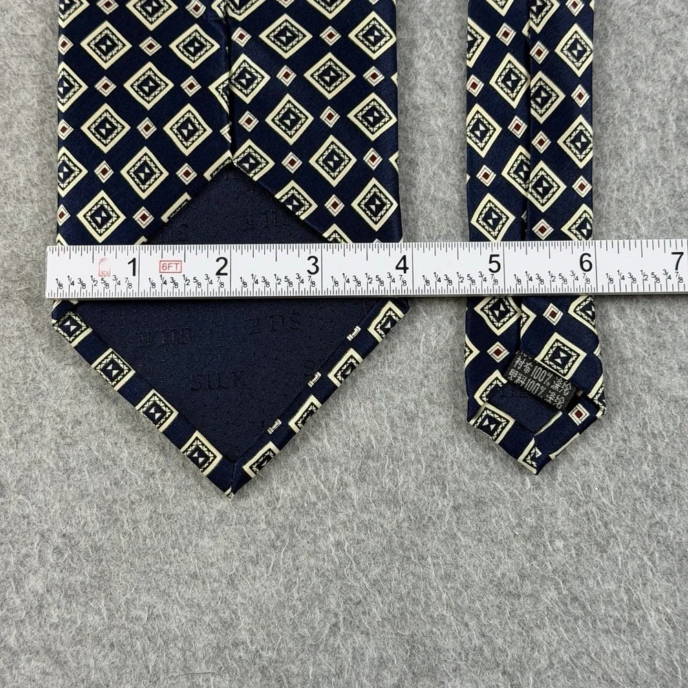 Vintage Dai Huang 100% Silk Navy Geometric Diamond Necktie Wide 57x3.9